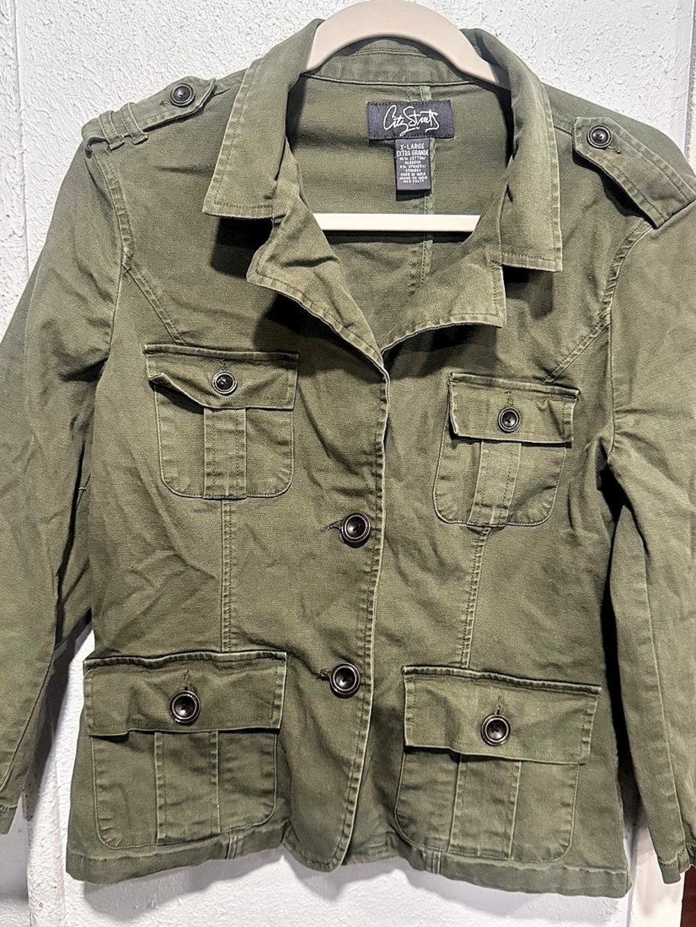 City Streets Utility Jacket in Green Size XL Like New